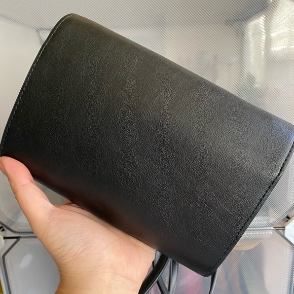 Simply Vera Vera Wang Signature Mini Crossbody Bag - Picture 3 of 8